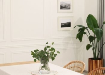DINING ROOM PLANTS DECOR