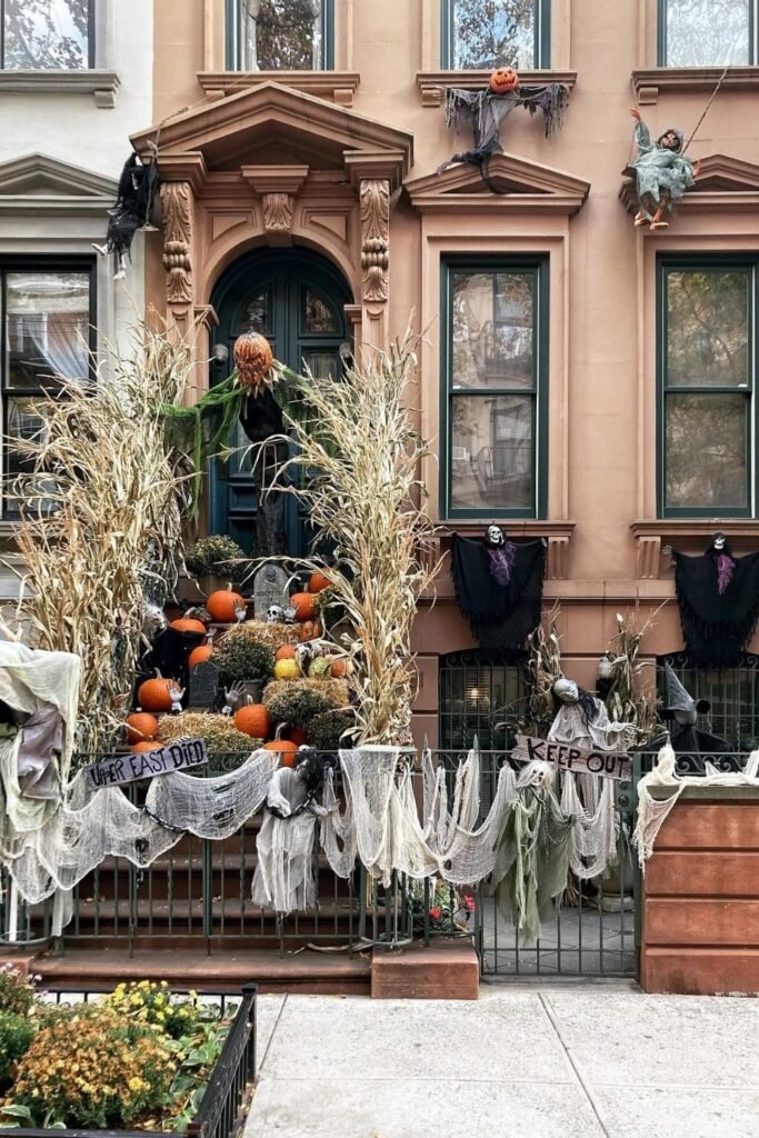 Build a Haunted Harvest Graveyard Entrance