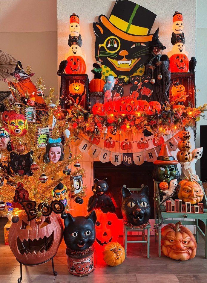 Go Retro With a Vintage Witch and Black Cat Mantel