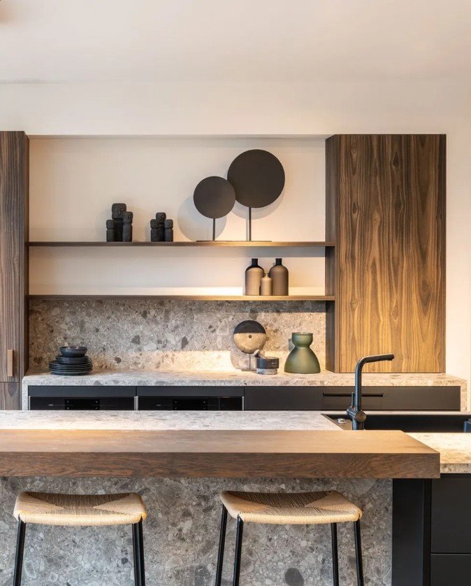 Style Shelves in One Dark Tone